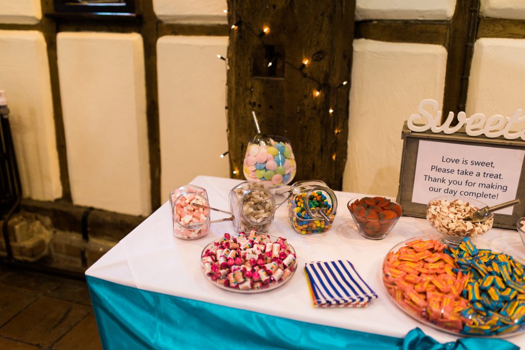 Wedding sweet table on a budget